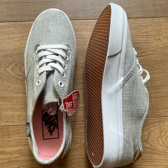 Never worn Vans - Picture 2 of 2